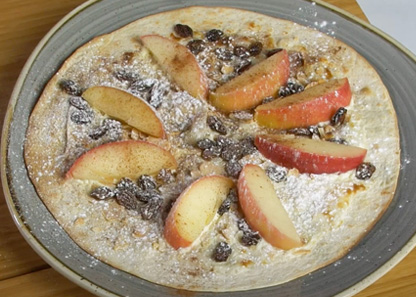 Sweet Tortilla Pizza Apple with Cream