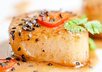 Sesame Scallop with Golden Raisin Sauce