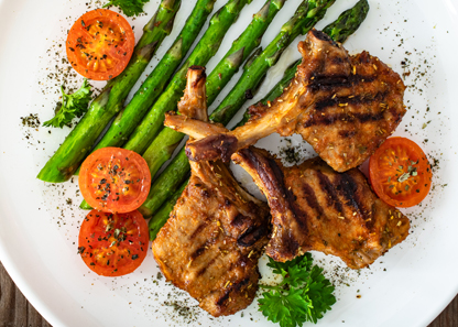 Pork Ribs with Green Asparagus and Champignons
